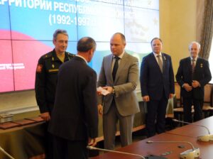 Торжественное вручение удостоверений Ветерана боевых действий в Общественной палате РФ