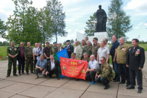 Ветераны трех войн почтили память воинов 201-й дивизии, павших в боях за освобождение Ленинграда от блокады