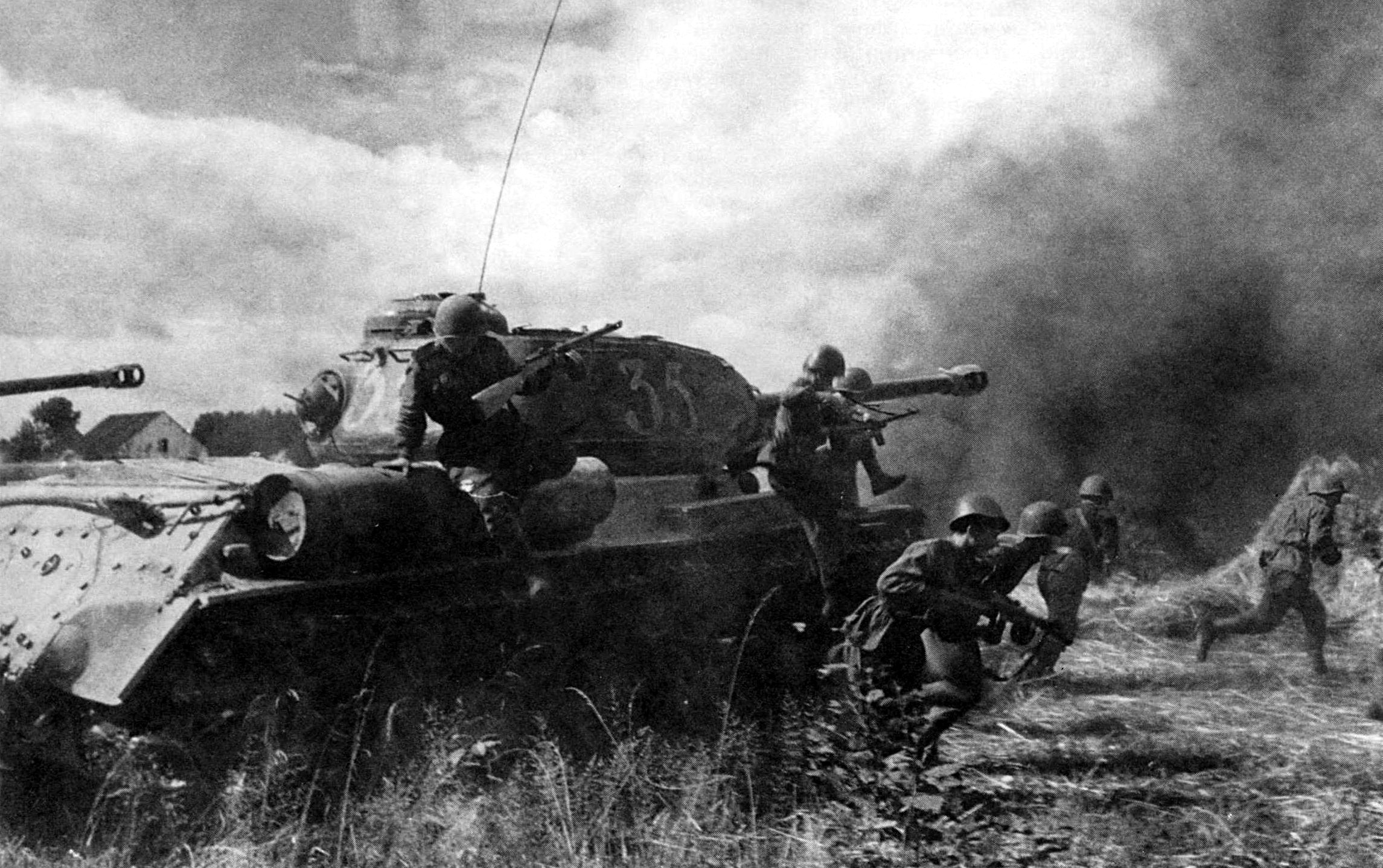 Нападение вов. Дебреценская операция 1944. Атака танков ВОВ 1941. Танкисты на войне 1941-1945. Танковый бой 1941-1945.